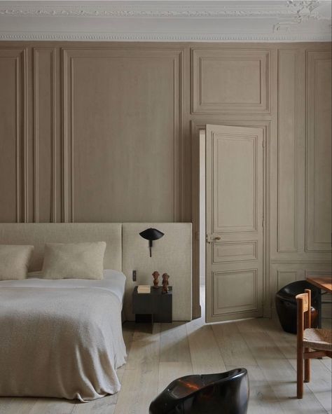 Nicolas Schuybroek, Parisian Bedroom, Parisian Interior, Parisian Apartment, Victorian Design, Paris Apartments, My New Room, French Design, Minimalist Home