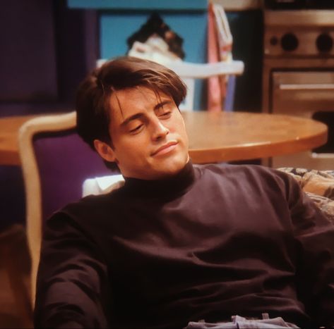 Joey Tribbiani Turtleneck, Joe Tribbiani, Joey And Rachel, Chandler Friends, Joey Friends, Michael Jackson Dangerous, Princess Videos, 90s Actors, Matt Leblanc