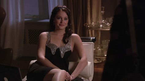 #blair #waldorf #queen #gg #leighton #diva #season #one #1x16 #AllAboutMyBrother Blair Waldorf Dress, Estilo Blair Waldorf, Estilo Gossip Girl, Blair Waldorf Aesthetic, Blair Waldorf Outfits, Xoxo Gossip Girl, Blair Dress, Blair Waldorf Style, Gossip Girl Blair