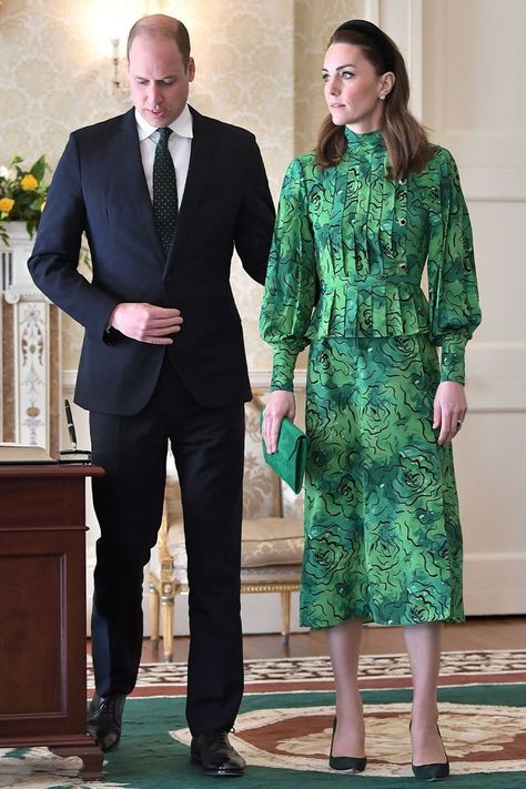 Kate Middleton Style: Alessandra Rich Dress Alexandra Rich, Style Kate Middleton, Kate Green, William E Kate, Looks Kate Middleton, Princess Katherine, Catherine Walker, Style Royal, Middleton Style