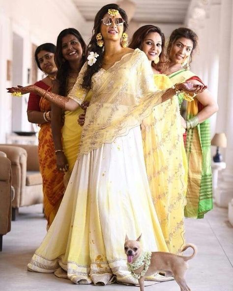 Haldi Pictures, Sister Marriage, Funny Wedding Poses, Haldi Photography, Haldi Poses For Bride, Haldi Photoshoot, Bride Groom Photoshoot, Haldi Ceremony Outfit, Bridesmaid Poses