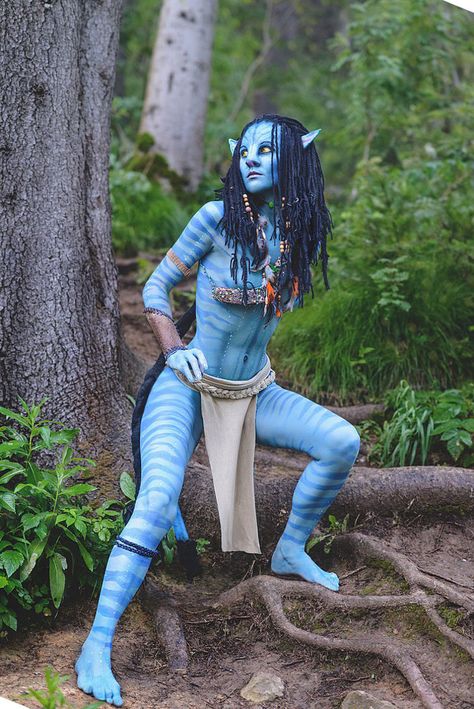 Very realistic and creative Avatar Halloween look! ♡☽ Avatar Halloween, Vi Cosplay, Avatar Cosplay, Costume Anime, Halloween Makeup Inspiration, Anime Halloween, Scary Halloween Costumes, Design Fails, Costume Women