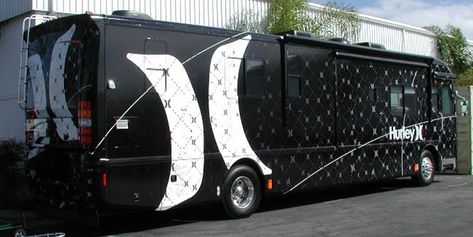 Bus Wrap, Mobile Living, Vehicle Wrap, Car Wraps, Car Wrap Design, Rv Rental, Wrap Ideas, Hotel Interior Design, Hotel Interiors