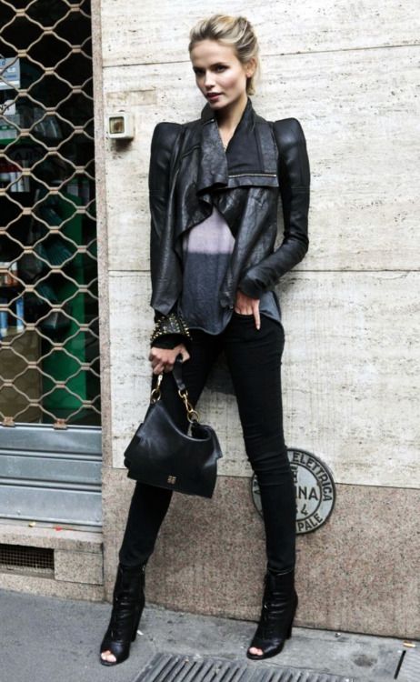 Leather Jacket with padded shoulders Jeans Trend, Natasha Poly, Black Outfits, Looks Street Style, Outfit Trends, Glam Rock, Street Chic, Looks Style, Mode Inspiration