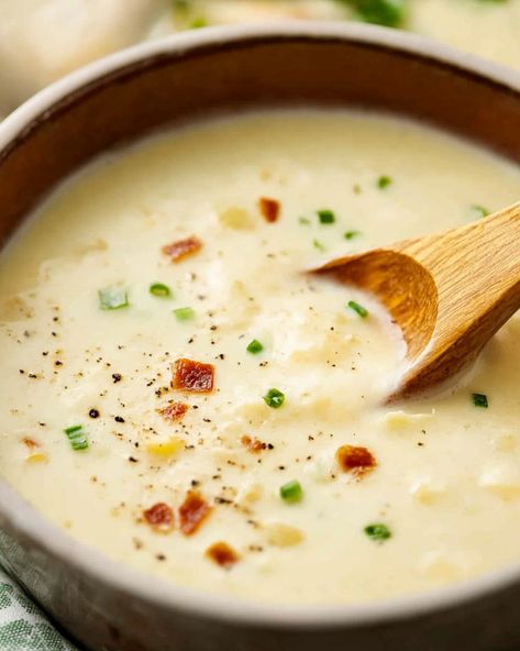 Potato Soup With Sour Cream, Easy Baked Potato Soup Recipe, 4 Ingredient Potato Soup, Easy Baked Potato Soup, Baked Potato Soup Easy, Easy Baked Potato, Baked Potato Soup Recipe, Vegetarian Chicken, Baked Potato Soup