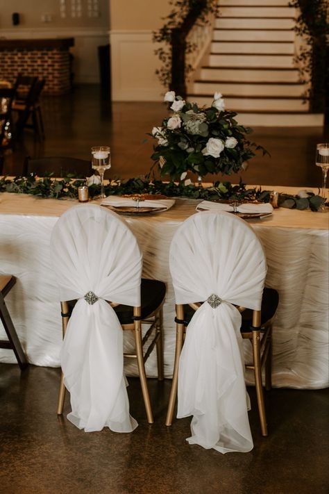 Chair Back Decorations Wedding, Cover Chairs For Wedding, Banquet Chair Covers Wedding, Wedding Chair Cover Ideas Diy, Wedding Chair Decorations Diy Reception, Seat Covers Wedding, Black Chairs Wedding, Diy Wedding Chair Covers, Wedding Chair Cover Ideas