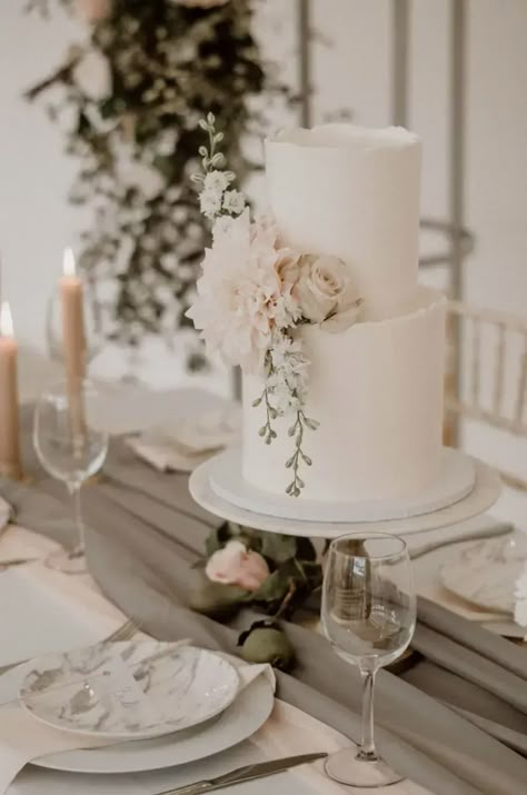 Puffed Sleeve Wedding Dress, Combermere Abbey, 2 Tier Wedding Cakes, Garden Themed Wedding, Wedding Cake Photos, Simple Elegant Wedding, Simple Wedding Cake, Engagement Cakes, Modern Wedding Cake