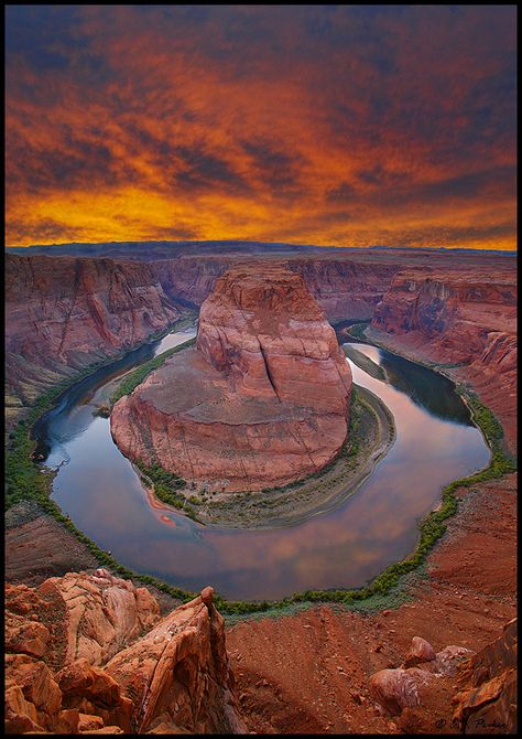 Horseshoe Bend is the name for a horseshoe-shaped meander of the Colorado River located near the town of Page, Arizona, in the United States. It is located 5 miles downstream from the Glen Canyon Dam and Lake Powell within Glen Canyon National Recreation Area, about 4 miles southwest of Page. pintwist on horse shoe Glen Canyon, Lake Powell, North Cascades, Colorado River, The Grand Canyon, Horse Shoe, Great Smoky Mountains, Horseshoe Bend, Pretty Places