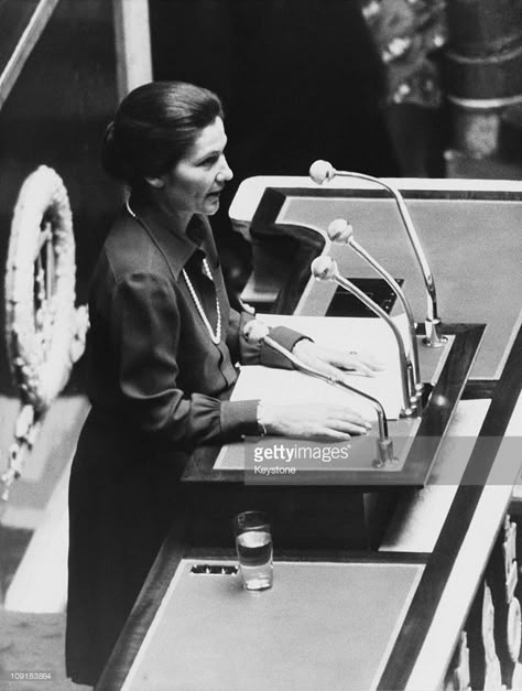 French lawyer and politician Simone Veil, the Minister of Health, addresses the National Assembly at the Palais Bourbon in Paris, on the subject of abortion, 26th November 1974. Politician Woman Aesthetic, Aesthetic Politician, Politicians Aesthetic, Politician Woman, Subjects Aesthetic, Laurie Spiegel, Politician Aesthetic, Simone Veil, Law School Inspiration