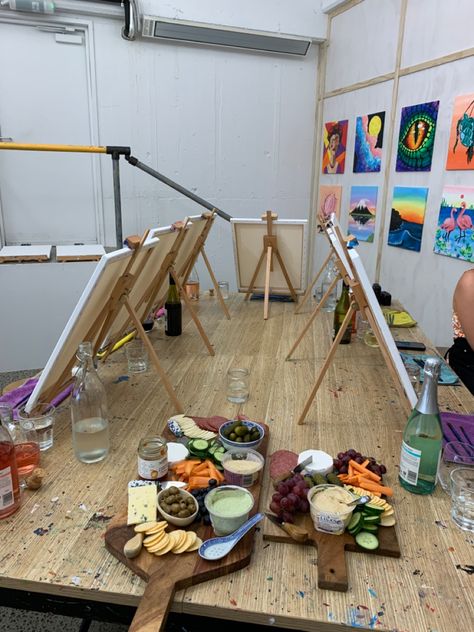 Paint Party Charcuterie Board, Artsy Bachelorette Party Ideas, Art Dinner Party, Art Party Aesthetic, Paint Night With Friends, Bachelorette Paint And Sip, Paint And Sip Decor, Art And Wine Party Ideas, Pasta And Paint Party