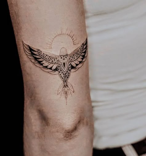 Polish Tattoos, Vogel Tattoo, Hawk Tattoo, Eagle Tattoo, Small Tattoos For Guys, Subtle Tattoos, Arm Tattoos For Guys, Simplistic Tattoos, Creative Tattoos