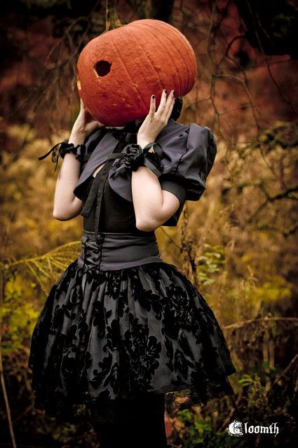 Halloween Pumpkin Heads, Pumpkin Queen, Halloween Photography, Halloween Photoshoot, Pumpkin Head, Love Halloween, Halloween Make, Halloween Stuff, All Hallows Eve