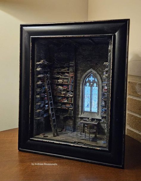 Halloween Diorama, Halloween Shadow Box, Bookshelf Art, Driftwood Art Diy, Haunted Dollhouse, Diy Doll Miniatures, Shadow Box Art, Miniature Diy, Miniatures Tutorials