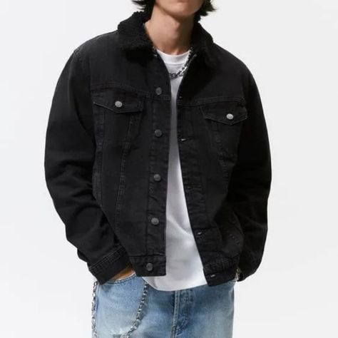 ZARA Mens black fleece trimmed denim jacket How To Style Black Denim Jacket Men, Black Denim Jacket Outfit For Men, Men’s Black Denim Jacket Outfit, Black Denim Shirt Men Outfits, Black Denim Jacket Men Outfits, Black Jacket Jeans Outfit, Jean Jacket Outfits Men Aesthetic, Black Denim Jacket Outfit Mens, Black Courdory Jacket Outfit