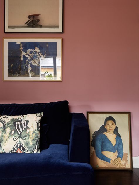 Blue Sofa Pink Wall, Pink And Blue Apartment, Mauve Living Room, Blue And Pink Living Room, Blue Apartment, Blue Couch Living, Moody Office, Brown And Blue Living Room, Pink Painted Walls