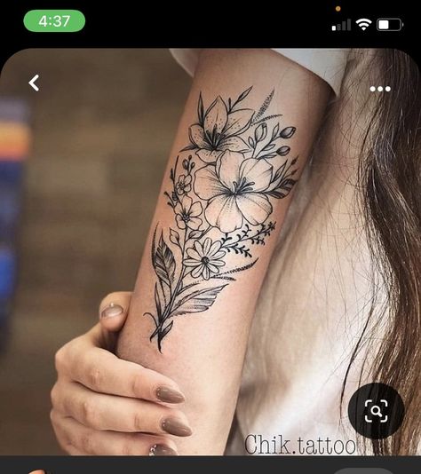 Tricep Tattoos, Wrist Tattoo Cover Up, Back Of Arm Tattoo, Upper Back Tattoos, Flower Wrist Tattoos, Upper Arm Tattoos, Inspiration Tattoos, Wrist Tattoos For Women, Floral Tattoo Design