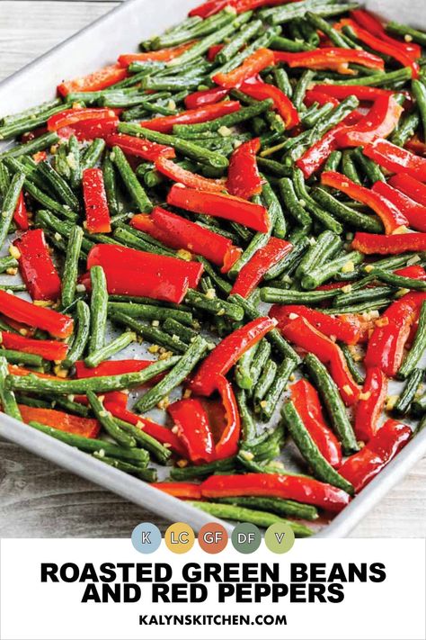 Pinterest image of large serving dish of Roasted Green Beans and Red Peppers. Good Green Bean Recipe, Best Green Bean Casserole, Red Pepper Recipes, Garlic And Ginger, Paleo Salads, Bell Pepper Recipes, Roasted Green Beans, Keto Side Dishes, Holiday Side Dishes