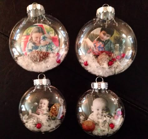 Globe Ornaments Diy, Snow Globe Ornaments Diy, Ornaments With Pictures, Picture Christmas Ornaments, Christmas Classroom Door, Diy Christmas Ornaments Easy, Diy Christmas Tree Ornaments, Photo Christmas Ornaments, Christmas Craft Projects