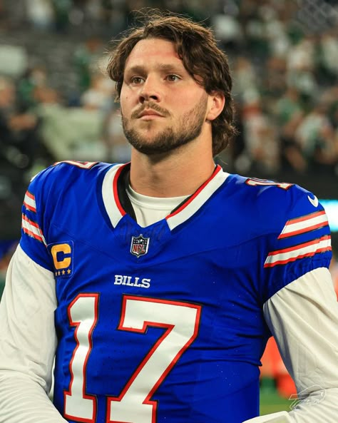 Buffalo Bills Stuff, Buffalo Bills Football, Bills Football, Nfl Photos, Josh Allen, Pass Out, American Football Players, Nhl Players, Football Boys