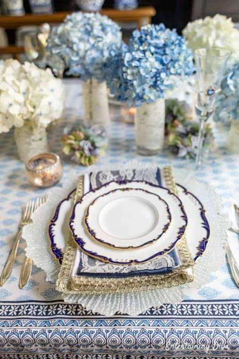 blue and white dining decor Blue And White Hydrangea, Blue And White Tablescapes, Blue And White Table Setting, White Hydrangea Centerpieces, Hydrangea Centerpieces, Gold Place Setting, Gold Table Setting, White Table Settings, Hydrangea Centerpiece