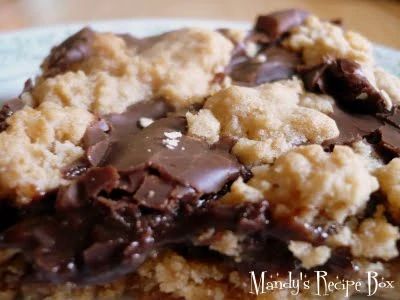 Oat Cookie Dough, Revel Bars Recipe, Revel Bars, Fudge Topping, Oatmeal Fudge Bars, Fudge Bars, Quick Oats, Bars Recipe, Milk Chocolate Chips