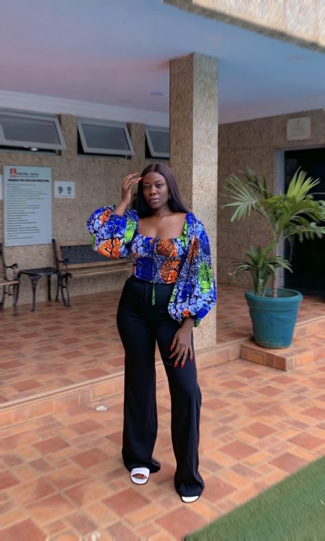 Wrap Crop Top Outfit, Ankara Blouse Styles For Jeans, Ankara Shirts Women, Simple Ankara Top Styles, Casual Ankara Styles, Ankara Tops Blouses, Classy Style Outfits, Ankara Top Styles, Ankara Blouses