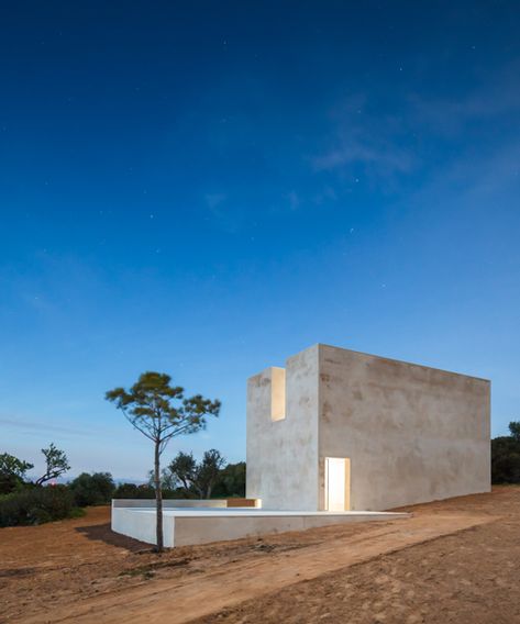 Alvaro Siza Architecture, Siza Alvaro, Alvaro Siza, Lebbeus Woods, Concrete Houses, Sacred Architecture, Architectural Photographers, Concrete House, Casa Exterior