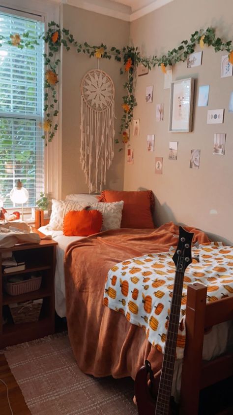 #fall #dorm #dormdecor #falldorm Sage Green And Burnt Orange Bed Sheets, Dorm Room Ideas Brown, Blue College Dorm, Boho Dorm Room Blankets, Green Dorm Room Ideas, Green Dorm Room, College Dorm Room Ideas Aesthetic, Retro Bedroom Blankets, Room Ideas Bohemian