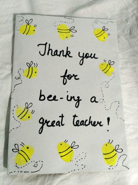 Teachers Day Card Thank You, Handmade Card For Teacher Appreciation, Handmade Cards For Teachers Appreciation, Teacher's Day Card Ideas For Toddlers, Teacher Thank You Cards From Kids Diy, Simple Greetings For Teachers Day, Birthday Card For Teacher Homemade, Teacher Appreciation Drawing Ideas, Thank You Card Teacher Diy