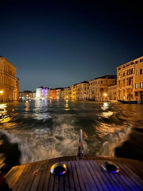 Venice Italy Aesthetic Night, Venice Aesthetic, Italy Aesthetic, Italian Summer, City Aesthetic, European Summer, Pretty Places, Future Life, Travel Aesthetic