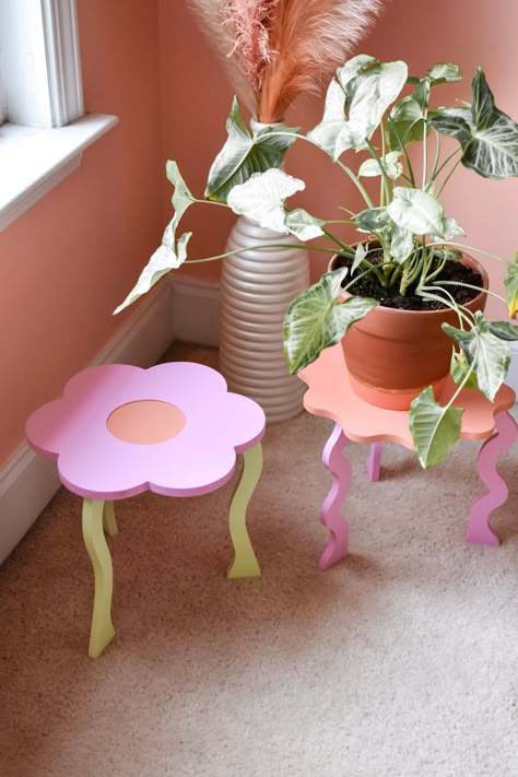 Cute Plant Stands, Cute Plant Stand, Cute Home Furniture, Pink Purple Living Room, Pastel Eclectic Decor Living Room, Kitschy Home Decor, Cute Furniture For Apartments, Funky House Decor, Funky Eclectic Decor