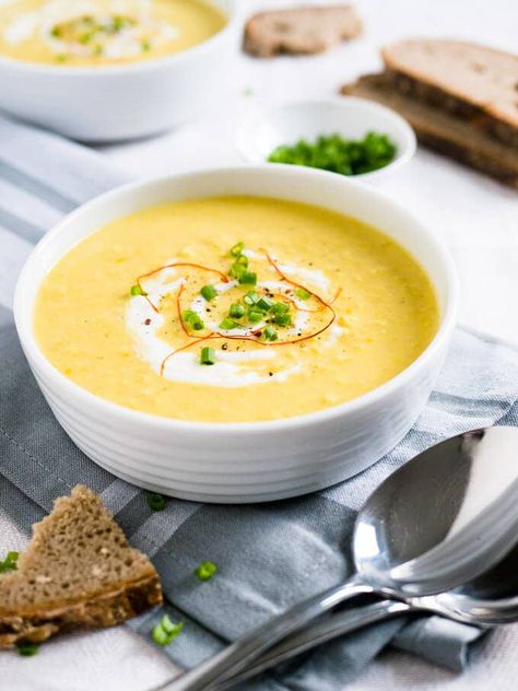 Curried Cream of Corn Soup Soups To Comfort You Today! (Election Day Comfort) Cream Of Corn, Cream Of Corn Soup, Corn Cream, Sweet Corn Soup, Bisque Recipe, Corn Soup, Creamed Corn, Soup Season, Vegetarian Soup