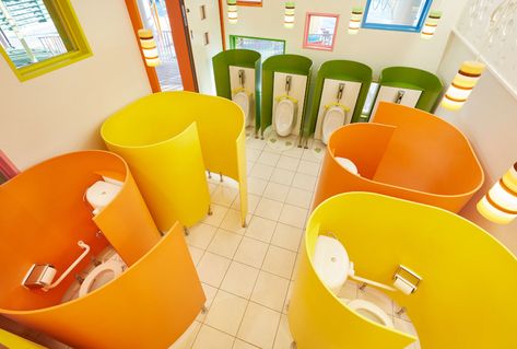 Kindergarten Toilet Design, Kindergarten Restroom, Kids Toilet Design, Kindergarten Bathroom, Corian Colors, Kindergarten Interior, Preschool Designs, Classroom Interior, Kids Toilet