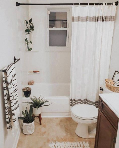 The Top 43 Tiny Bathroom Ideas - Interior Home and Design - Next Luxury Shower Curtain Small Bathroom, Small Bathroom Floor Plans, Shower Curtain Ideas, Small Bathroom Paint, Tiny Bathroom Ideas, Rental Bathroom, Boho Bathroom Decor, Bathroom Floor Plans, Cool Shower Curtains