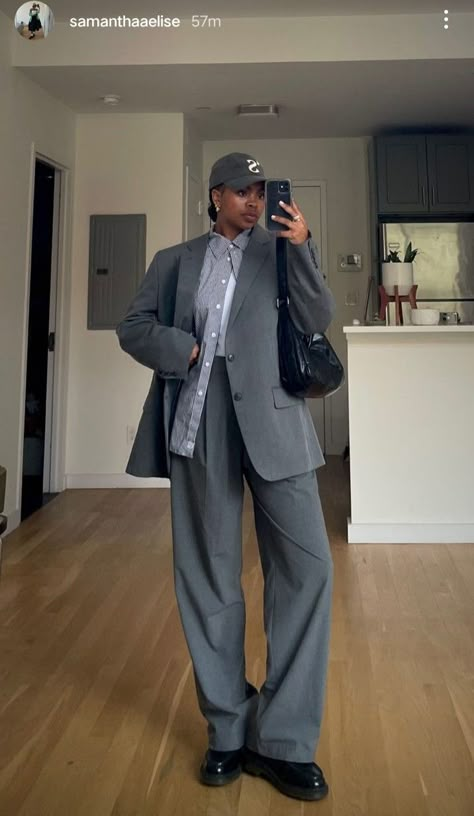 Baggy Corporate Outfits, Baggy Suits For Women, Baggy Suit Women, Office Streetstyle, Stylish Tomboy, Tomboy Stil, Pakaian Hipster, Tomboy Outfit Ideas, Tomboy Outfit