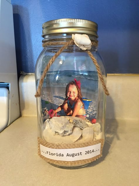 Vacation Memories in a Jar Beach Jars Memory, Beach Keepsake Ideas For Kids, Beach Sand Jars Vacation Memories, Beach Sand Memory Jar, First Beach Trip Keepsake, Sand Jar Ideas Vacation Memories, Diy Seashell Crafts Vacation Memories, Diy Beach Keepsakes, Vacation Memory Ideas