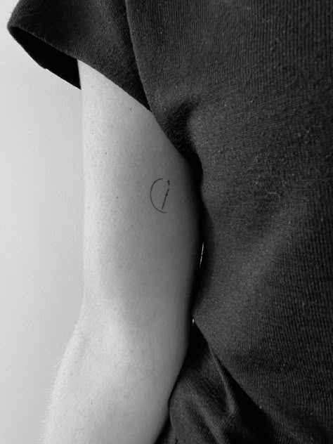 Clock inspired tattoo Minimalistic Clock Tattoo, Minimal Clock Tattoo, Clock Tattoo Design Simple, Tiny Clock Tattoo, Clock Tattoo Minimalist, Minimalist Clock Tattoo, Clock Time Tattoo, Simple Clock Tattoo, Montreal Tattoo