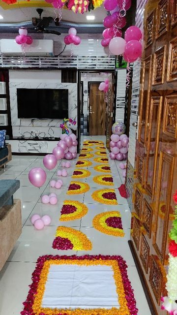 Flower Entry Decoration, Baby Welcome Flower Decoration, Welcome Home Flower Decoration, Flower Welcome Decoration, Kum Kum Pagla Decoration, Welcome Bhabhi Decoration Ideas, Flower Decoration For Welcome, Baby Welcome Rangoli, Welcome Bride Decoration Ideas