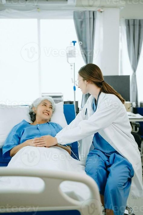 Doctor Treating Patients, Nurse With Patient, Patients In Hospital, Nurse And Patient, Doctor And Patient, Happy Nurse, Doctors And Patients, Fun Jobs, Hospital Patient