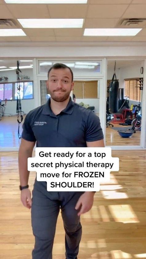 Shoulder Pain Remedies, Thumb Pain Relief, Shoulder Blade Muscles, Frozen Shoulder Pain, Shoulder Muscle Pain, Frozen Shoulder Exercises, Shoulder Rehab Exercises, Neck And Shoulder Exercises, Sore Shoulder