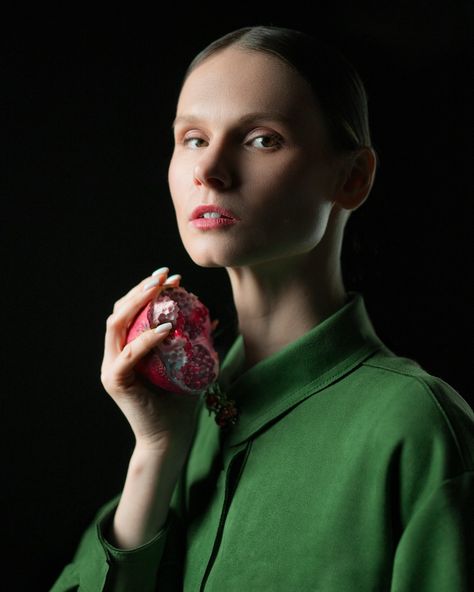 Fashion photography Eating Pomegranate Reference, Person Eating Fruit, Pomegranate Reference, Holding Pomegranate, Eating Pomegranate, Pomegranate How To Eat, Person Eating, Elegant Poses, Awareness Art