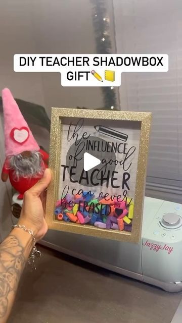 Shadow Box For Teachers Gifts, Diy Teacher Gifts With Cricut, Teacher Appreciation Gift Box Ideas, Diy Teacher Gift Ideas, Cricut Gift For Teachers, Homemade Teacher Appreciation Gifts, Cricut Explore 3 Ideas, Appreciation Teacher Gifts Ideas, Teacher Shadow Box Ideas Diy