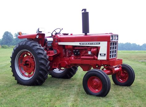 International Harvester International Harvester Tractors, Tractor Pictures, Tractor Implements, International Tractors, Farmall Tractors, Old Tractor, Classic Tractor, Tractor Pulling, Old Farm Equipment