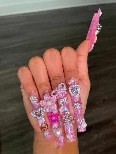 Barbie Nails With Charms, Xl Hello Kitty Nails, Nails With Big Charms, Diy Nail Charms, Xl Nails With Charms, Nails With Hello Kitty Charms, Hello Kitty Lashes, Pearl Charm Nails, Pink Charm Nails