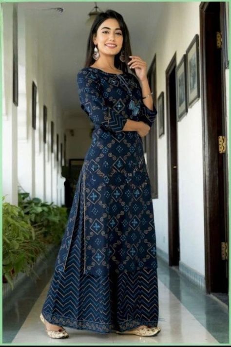 Cotton Suit Designs, Cotton Dress Pattern, Stylish Kurtis Design, Latest Dress Design, Simple Kurta Designs, Simple Kurti Designs, Long Kurti, Outfits Woman, Kurti Designs Latest