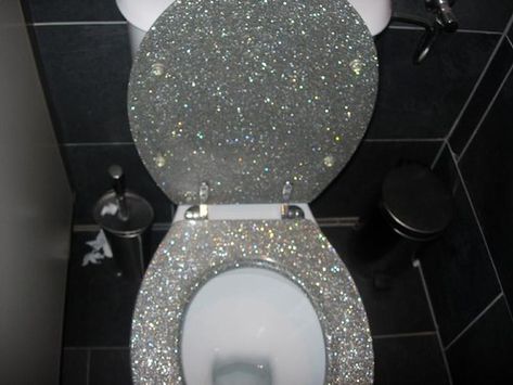 Glitter Toilet Seat, Glitter Bathroom, Bling Bathroom, Girly Bathroom, Drawing Room Decor, Silver Bathroom, Christmas Paintings On Canvas, Canvas For Beginners, Basin Design