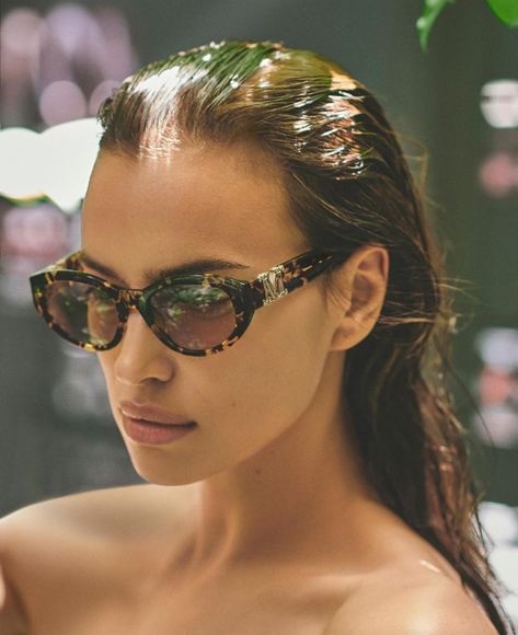 Max Mara taps Irina Shayk for summer 2020 sunglasses campaign. Sunglasses Campaign, Max Mara Bridal, Celebrity Sunglasses, Campaign Fashion, Shaped Sunglasses, Summer Sunglasses, Irina Shayk, Light Design, Women Sunglasses