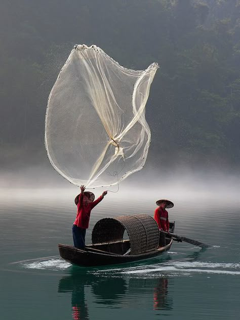 “Do not be afraid. Do not be satisfied with mediocrity. Put out into the deep and let down your nets for a catch.”    ― Pope John Paul II Hunan China, Halong Bay, Foto Art, China Travel, Jolie Photo, People Of The World, 인물 사진, Mongolia, Ponds