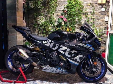 Ninja Bike, Suzuki Bikes, Ktm Motorcycles, Suzuki Gsxr 1000, Motorcycle Paint Jobs, Custom Street Bikes, Custom Sport Bikes, Fast Sports Cars, Sport Bike