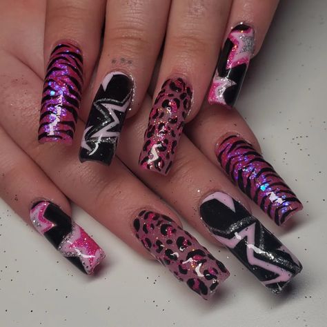 All the Pink Glitter Nails Sparkly Pink And Black Nails, Y2k Nails Hot Pink, Star Nails Y2k Red And Black, Fishnet Nail Art, Alt Black Nails, Y2k Nail Inspo Long, Hot Pink Goth Nails, Goth Glitter Nails, Long Alt Nails